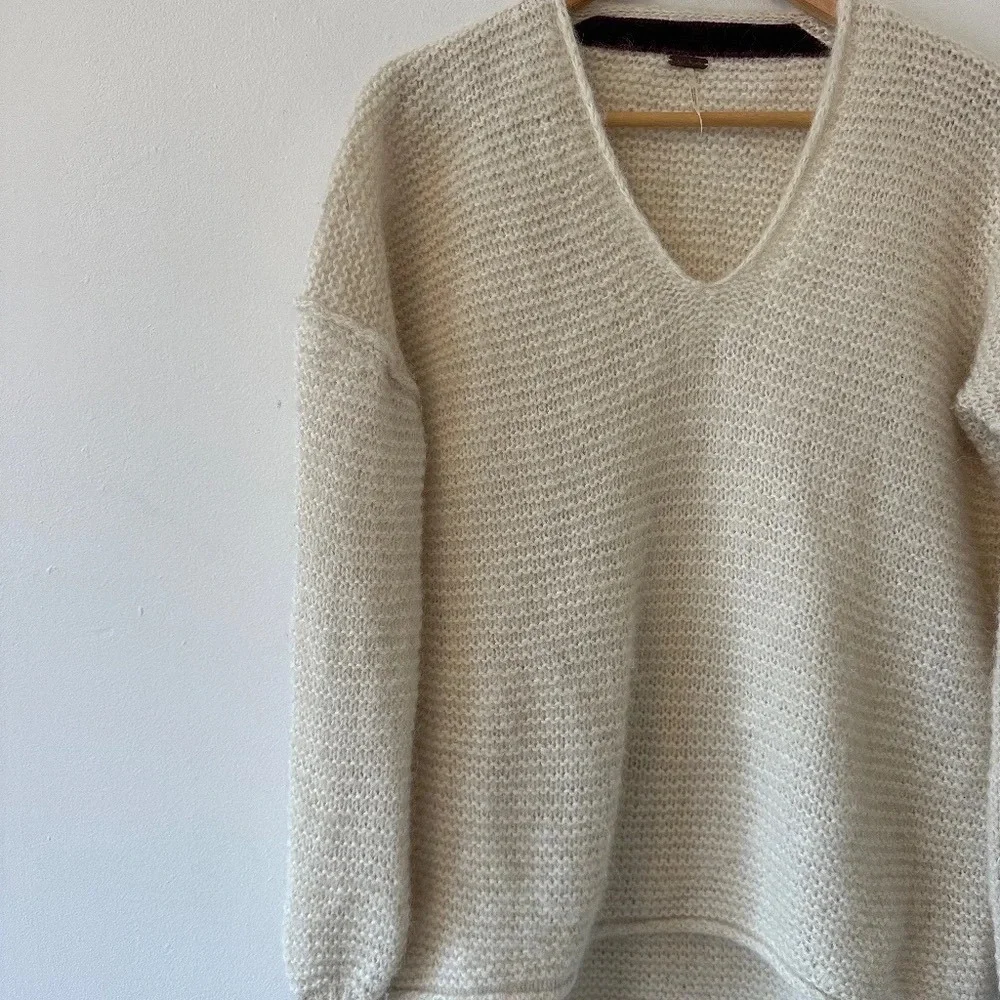 Free People Alpaca Blend Oversized V-Neck Sweater in Cream | Size XS